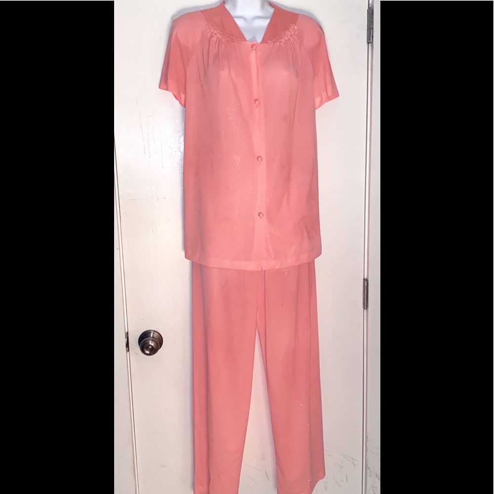 Vintage Vanity Fair Peachy Pink Pajamas in Size 34 - Picture 2 of 8